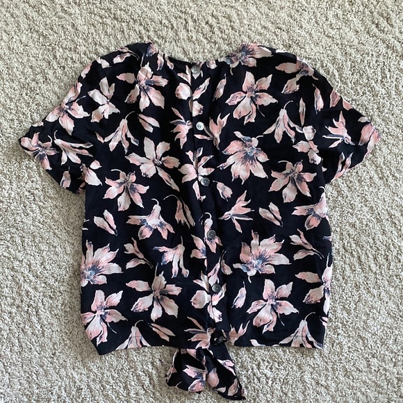 MADEWELL Silk Button-Back Tie Tee in Winter Orchid - Picture 11 of 11